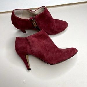 Vince Camuto Vive classic red suede leather ankle zip bootie women size 5M 35 EU